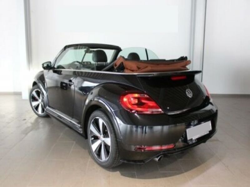 Volkswagen Beetle Cabriolet 2.0 TSI 220 Essence occasion, de couleur Noir Metallisée, en vente
